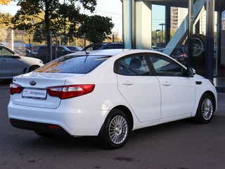2014 Kia Rio 6-speed III, белый, 923000 рублей, вид 4