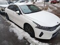 2020 Kia K5 III, белый, 2000000 рублей - вид 1