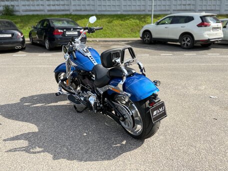 2025 Harley-Davidson Fat Boy, синий, 2950000 рублей, вид 4