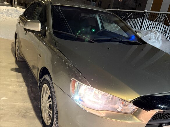 2008 Mitsubishi Lancer X, бежевый, 450000 рублей - вид 13
