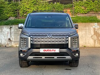 2019 Mitsubishi Delica D:5 I Рестайлинг, серебристый, 3490000 рублей, вид 3