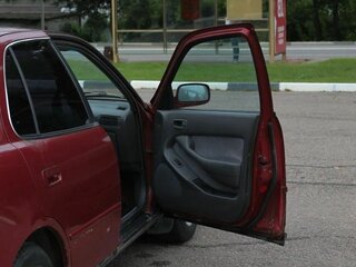 1994 Toyota Camry III (XV10), пурпурный, 220000 рублей, вид 5