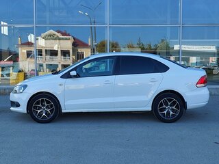 2015 Volkswagen Polo V, белый, 649000 рублей, вид 4