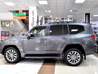 2021 Toyota Land Cruiser 300 Series, серый, 9500000 рублей, вид 3