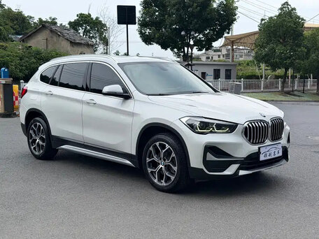 2022 BMW X1 Long 20Li sDrive II (F48) Рестайлинг, белый, 1880000 рублей, вид 4