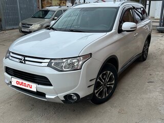 2014 Mitsubishi Outlander III, белый, 1550000 рублей, вид 1