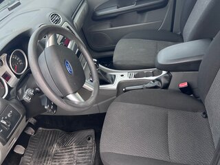 2010 Ford Focus II Рестайлинг, серый, 670000 рублей, вид 4