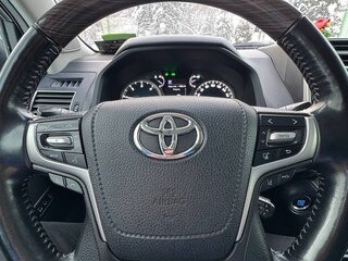2020 Toyota Land Cruiser Prado 150 Series Рестайлинг 2, белый, 5999000 рублей, вид 5