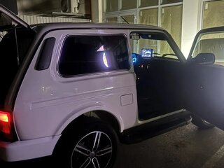 2015 Lada (ВАЗ) 2121 (4x4) Urban I Рестайлинг, белый, 600000 рублей, вид 4