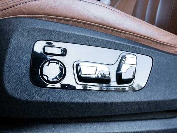 2021 BMW X6 40i III (G06), чёрный, 8380000 рублей - вид 21