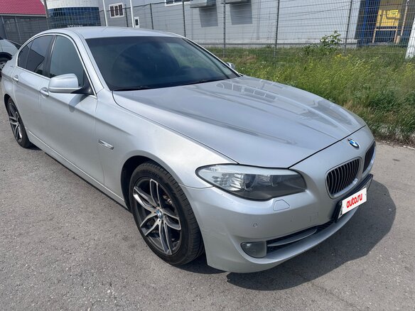 2012 BMW 5 серии 520i VI (F10/F11/F07), серебристый, 1600000 рублей - вид 1