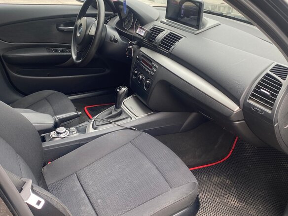 2009 BMW 1 серии 116i I (E81/E82/E87/E88) Рестайлинг, чёрный, 850000 рублей - вид 6