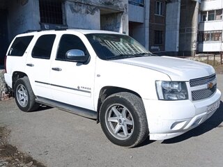 2013 Chevrolet Tahoe 6AT III, белый, 2100000 рублей, вид 3