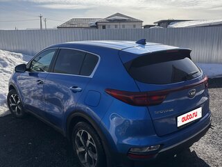 2020 Kia Sportage IV Рестайлинг, синий, 2020000 рублей, вид 5