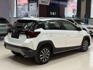 2022 Toyota Yaris L X XP150 Рестайлинг, белый, 1280008 рублей, вид 4