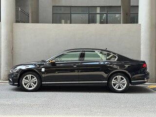 2023 Volkswagen Magotan B8 Рестайлинг, чёрный, 1810000 рублей, вид 5