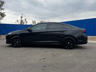 2019 Hyundai Sonata VII (LF) Рестайлинг, чёрный, 1900000 рублей, вид 4