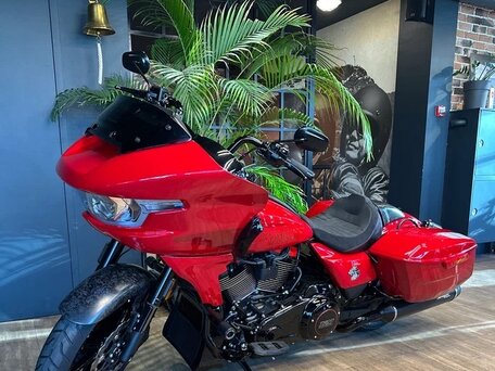 2025 Harley-Davidson CVO Road Glide ST, чёрный, 6500000 рублей, вид 2
