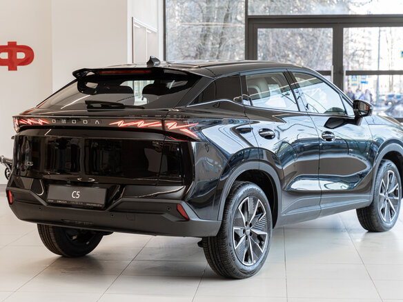 2026 Omoda C5 II, чёрный - вид 3