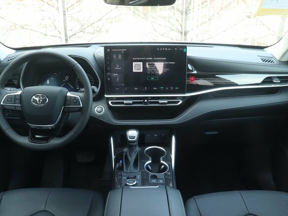 2025 Toyota Highlander IV (XU70), белый, 5350000 рублей - вид 6