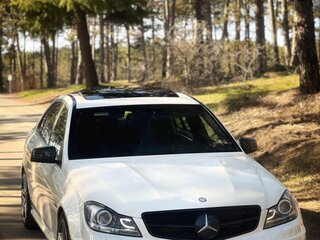 2012 Mercedes-Benz C-Класс AMG 63 AMG III (W204) Рестайлинг, белый, 5500000 рублей, вид 3