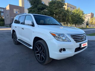 2010 Lexus LX 570 III, белый, 2590000 рублей, вид 3