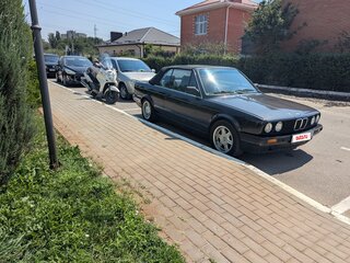 1992 BMW 3 серии 320i II (E30), чёрный, 2500000 рублей, вид 2