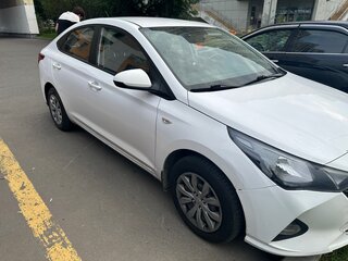 2021 Hyundai Solaris II Рестайлинг, белый, 1250000 рублей, вид 3