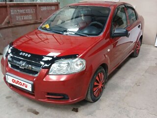2011 Chevrolet Aveo I Рестайлинг, красный, 650000 рублей, вид 1