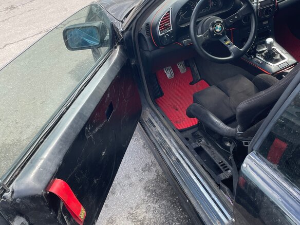 1992 BMW 3 серии 318i III (E36), чёрный, 430000 рублей - вид 9