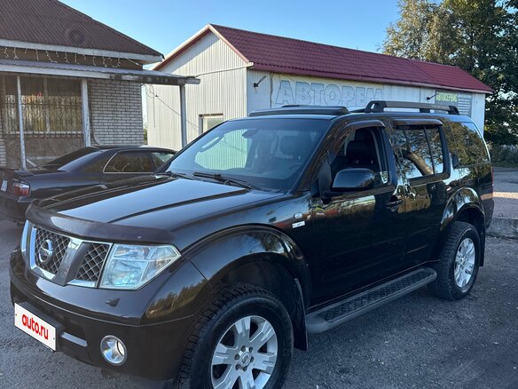 2005 Nissan Pathfinder III, чёрный - вид 4