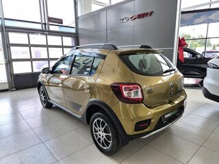 2017 Renault Sandero Stepway II, зелёный, 1049000 рублей, вид 5