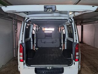 2009 Toyota HiAce H200, белый, 2050000 рублей, вид 5