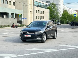 2017 Volkswagen Tiguan II, чёрный, 1705000 рублей, вид 1