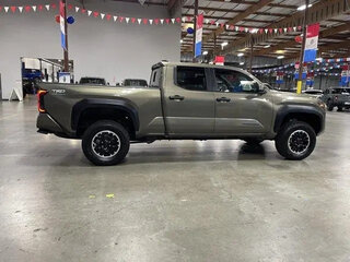 2025 Toyota Tacoma IV, серый, 6922350 рублей, вид 3
