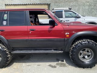1998 Nissan Patrol V (Y61), пурпурный, 1480000 рублей, вид 4