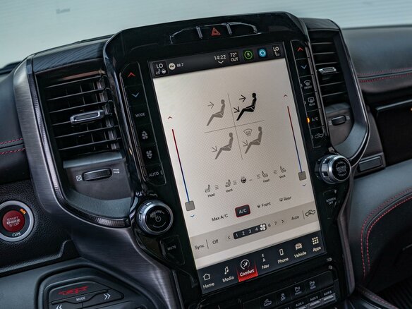 2022 Ram 1500 Crew Cab TRX V, красный - вид 14