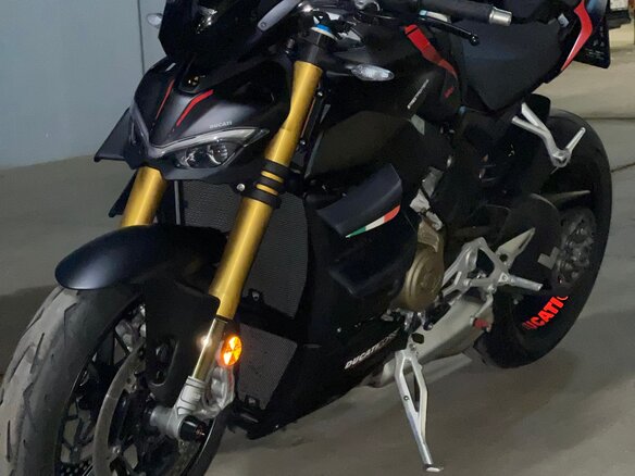 2021 Ducati Streetfighter V4, чёрный, 2100000 рублей - вид 3