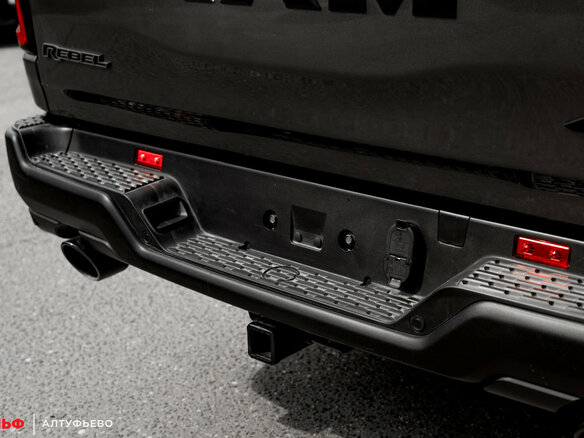 2025 Ram 1500 Crew Cab V Рестайлинг, чёрный - вид 15