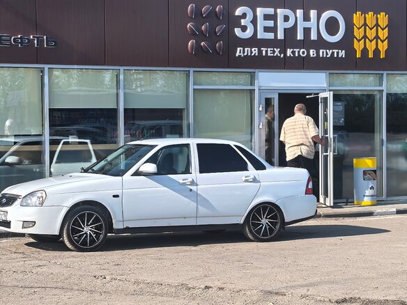 2016 Lada (ВАЗ) Priora I Рестайлинг, белый, 520000 рублей - вид 4