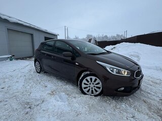 2013 Kia Ceed II, коричневый, 850000 рублей, вид 3