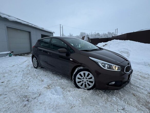 2013 Kia Ceed II, коричневый, 850000 рублей - вид 2