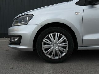 2016 Volkswagen Polo V Рестайлинг, серебристый, 1119000 рублей, вид 5