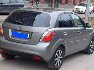 2011 Kia Rio II Рестайлинг, серебристый, 320000 рублей, вид 3