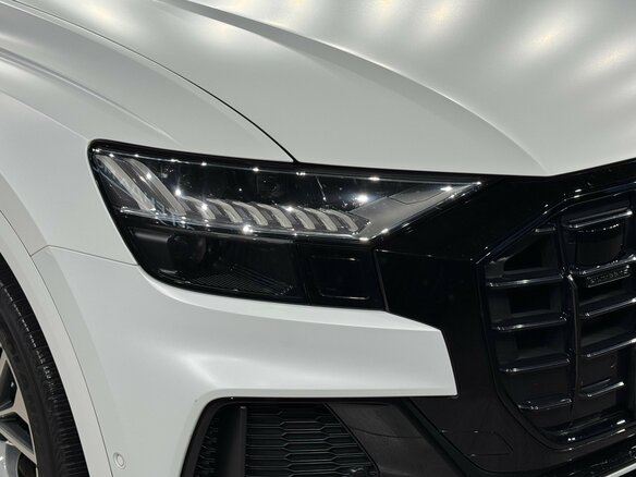 2020 Audi Q8 50 TDI I (4M), белый, 7990000 рублей - вид 6
