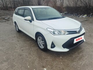 2019 Toyota Corolla Fielder XI (E160, E170) Рестайлинг 2, белый, 1550000 рублей, вид 3