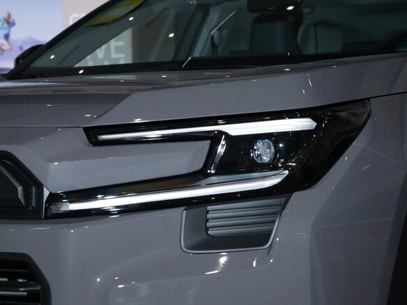 2026 Toyota RAV4 VI (XA60), серый - вид 5