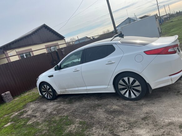 2013 Kia Optima III Рестайлинг, белый, 1600000 рублей - вид 1