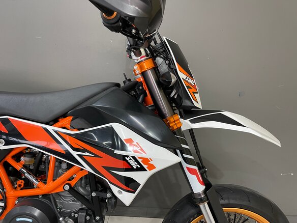 2017 KTM 690 SMC R, белый, 750000 рублей - вид 14