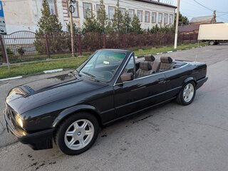 1992 BMW 3 серии 320i II (E30), чёрный, 2500000 рублей, вид 3